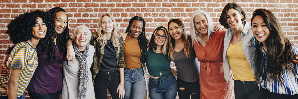 LUEUR Création Française est une marque créée par une femme pour les femmes et s'engage auprès d’elles à travers différentes associations