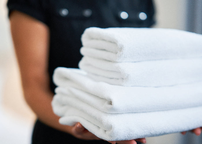 Nos serviettes de bain Lueur Création Française conçues pour les professionnels : SPA, hôtel, maisons d’hôte,  thalasso, salon de coiffure ou d'esthétique, un comité d'entreprise